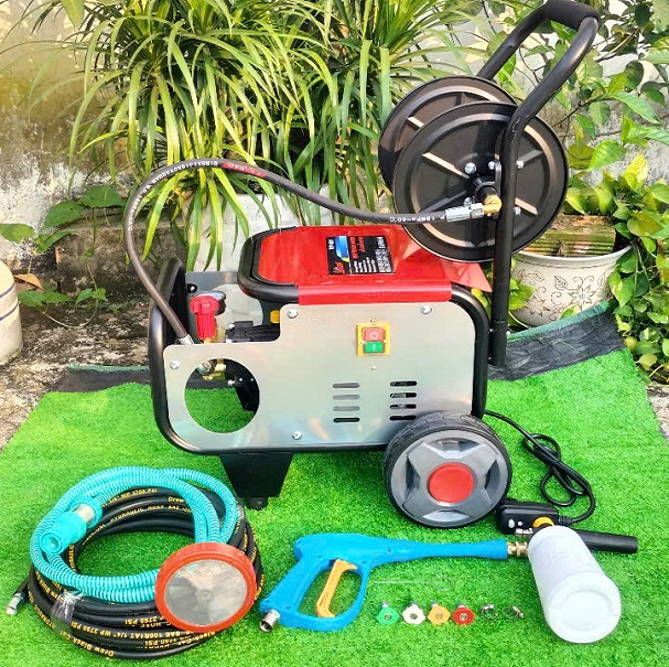 Máy rửa xe Wetop 1027 có rulo quấn dây